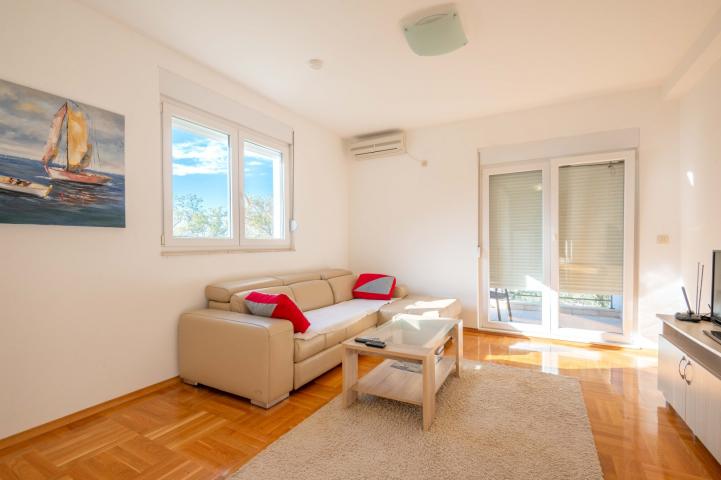 4-bedroom villa in the second row to the sea, Perazica Do