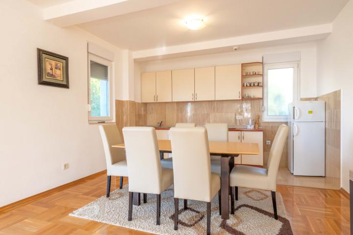 4-bedroom villa in the second row to the sea, Perazica Do
