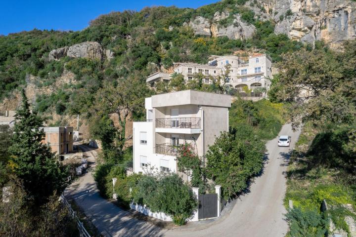 4-bedroom villa in the second row to the sea, Perazica Do