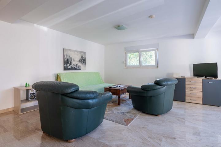 4-bedroom villa in the second row to the sea, Perazica Do