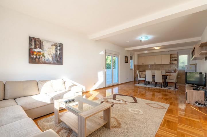 4-bedroom villa in the second row to the sea, Perazica Do