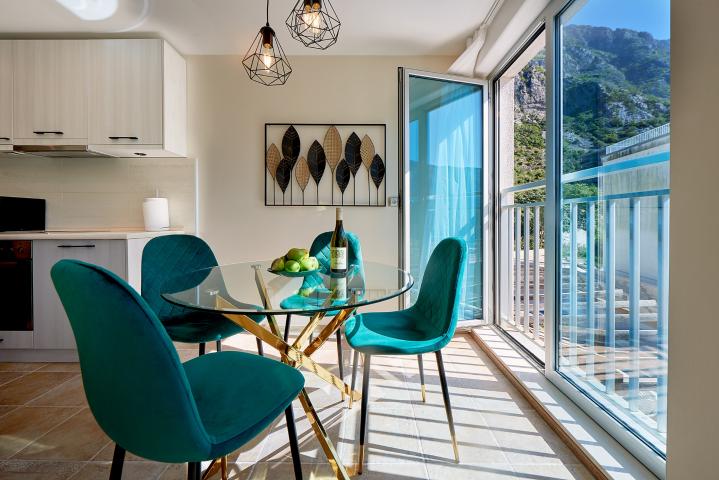 Furnished, two-bedroom apartment with partial sea view, 