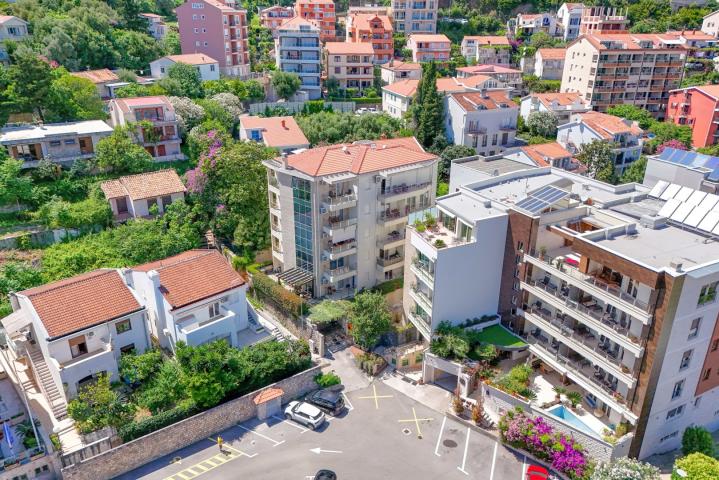 One-bedroom apartment with sea view, Gospostina (Budva)