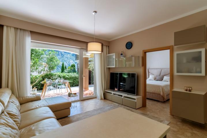 Two-bedroom apartment with a spacious terrace and parking space, 