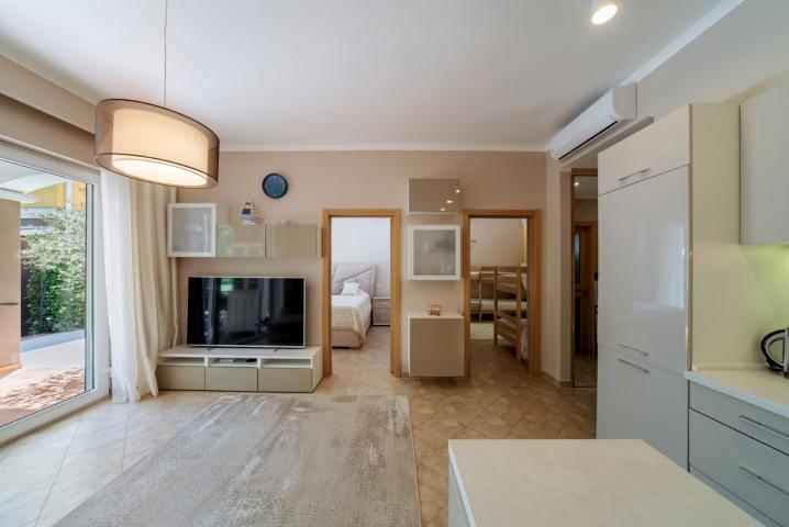 Two-bedroom apartment with a spacious terrace and parking space, 