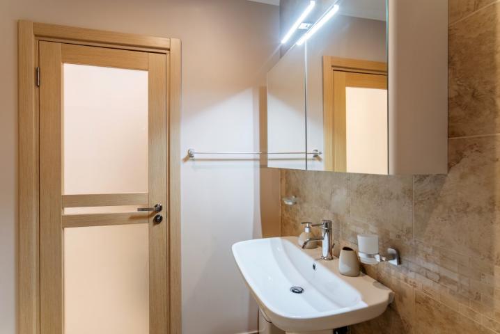 Two-bedroom apartment with a spacious terrace and parking space, 