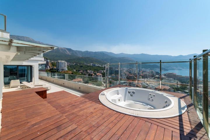 Exclusive four-bedroom apartment, Becici