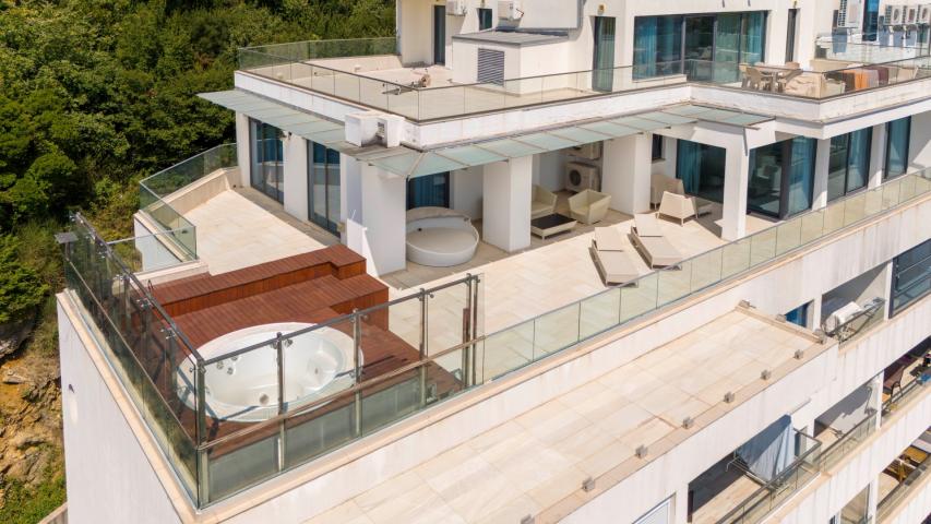 Exclusive four-bedroom apartment, Becici