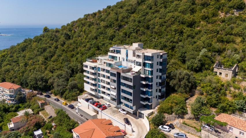 Exclusive four-bedroom apartment, Becici