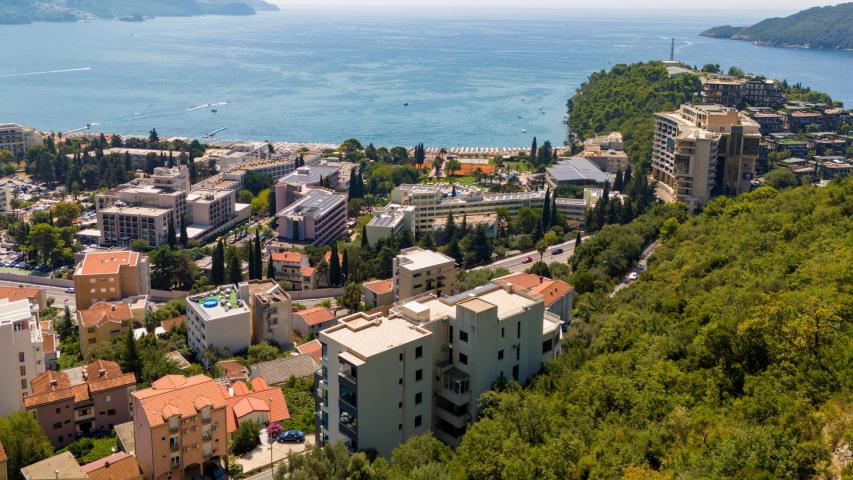 Exclusive four-bedroom apartment, Becici