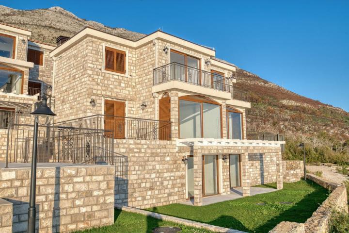 Complex of luxury row houses, Rezevici