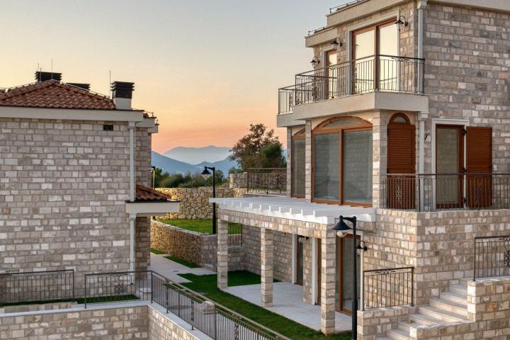 Complex of luxury row houses, Rezevici
