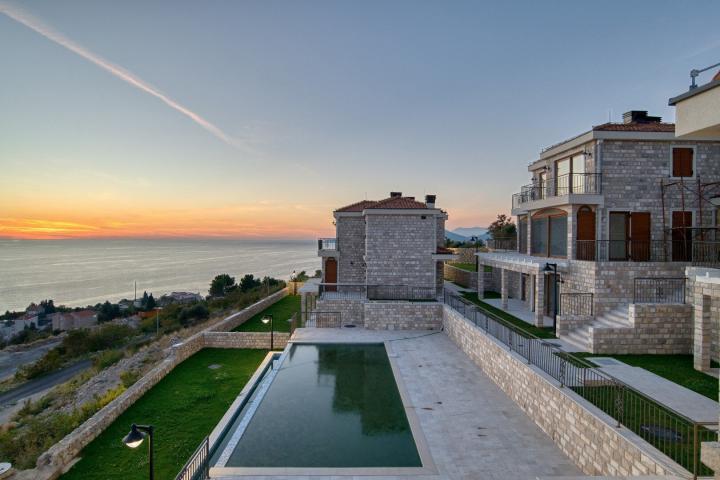 Complex of luxury row houses, Rezevici