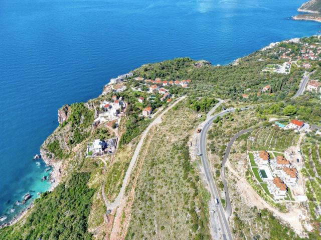 Complex of luxury row houses, Rezevici