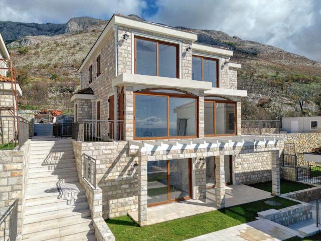 Complex of luxury row houses, Rezevici