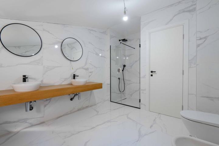 Three-bedroom penthouse with sea view, Rafailovici