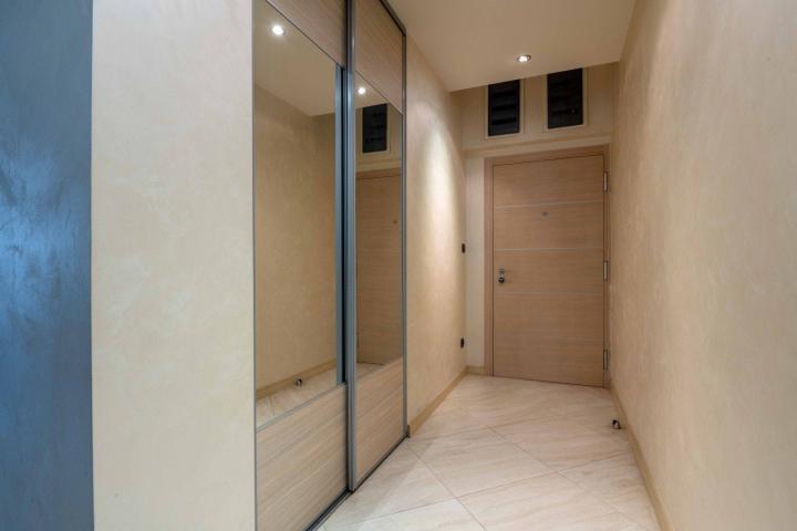 Three-bedroom furnished apartment in the Nivel building, Rozino, Budva
