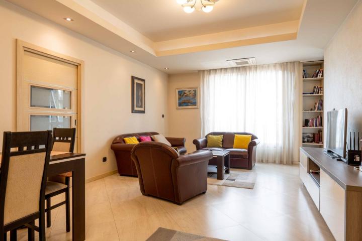 Three-bedroom furnished apartment in the Nivel building, Rozino, Budva