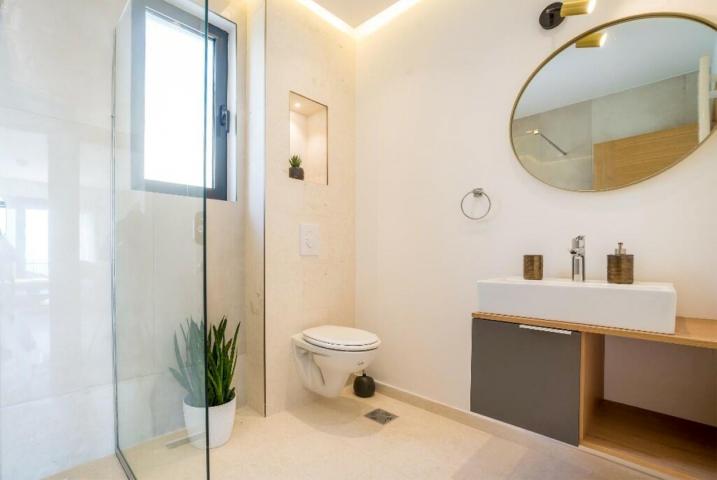 New villa with pool and garage, Becici