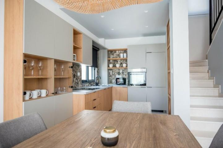 New villa with pool and garage, Becici