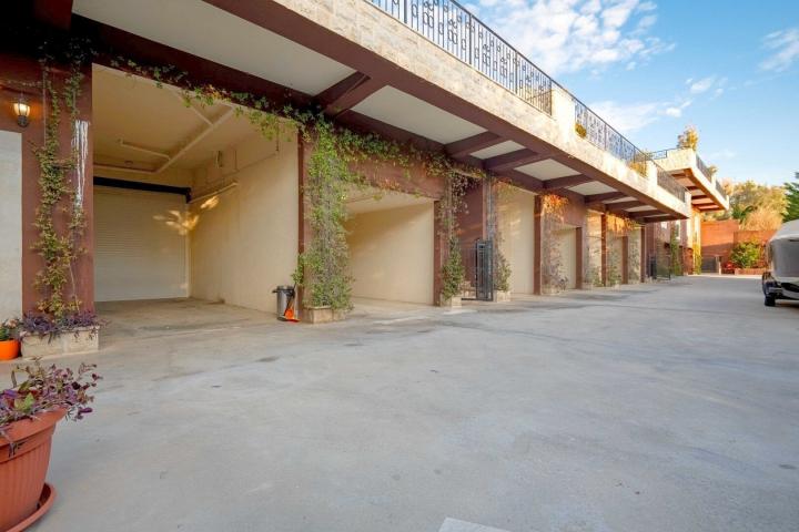Studio apartment with garage, Rezevici