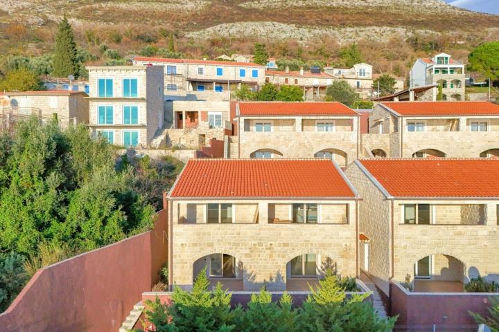 Studio apartment with garage, Rezevici