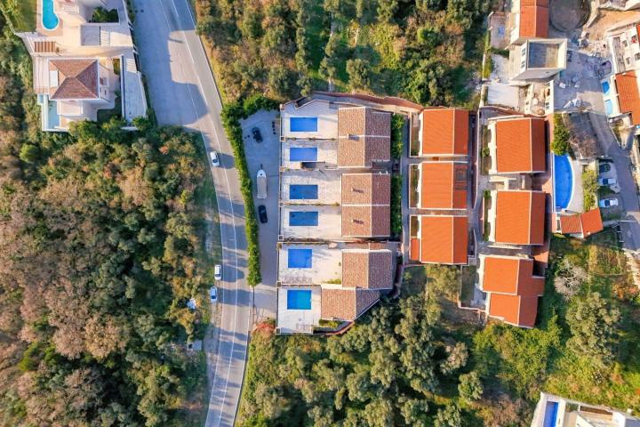 Studio apartment with garage, Rezevici