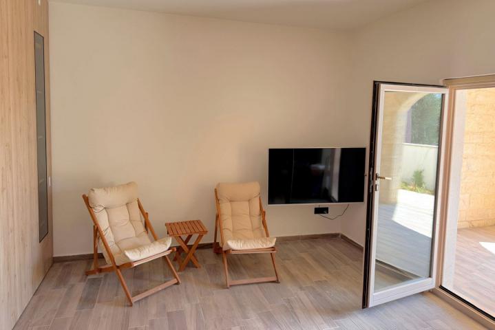 Studio apartment with garage, Rezevici