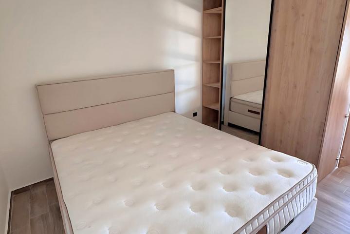 Studio apartment with garage, Rezevici