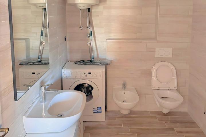 Studio apartment with garage, Rezevici