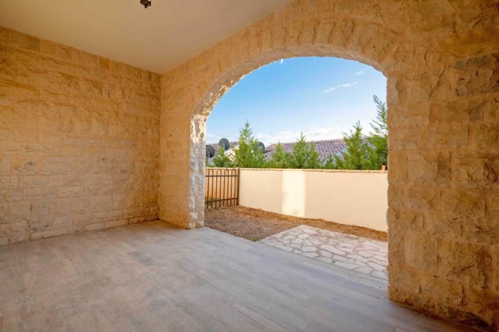 Studio apartment with garage, Rezevici