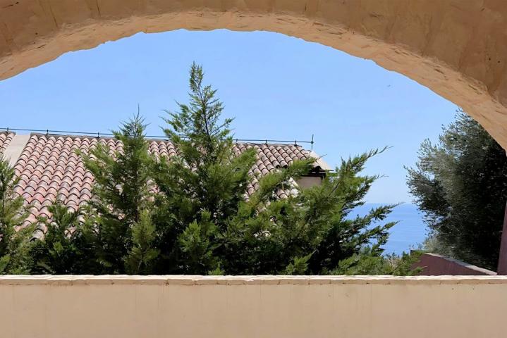 Studio apartment with garage, Rezevici