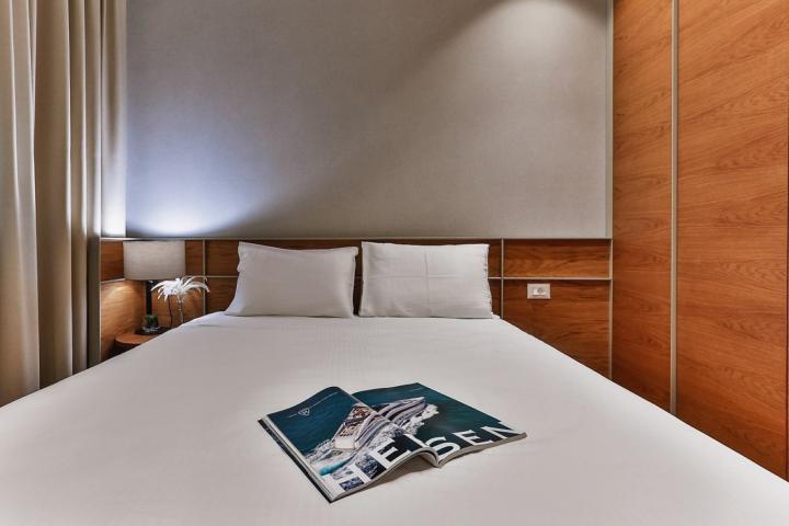 Exclusive two-bedroom apartment with parking and sea view, 