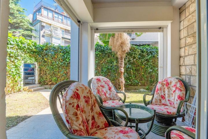 Two-bedroom apartment with a yard near Slovenska Plaza, 