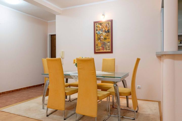 Two-bedroom apartment with a yard near Slovenska Plaza, 