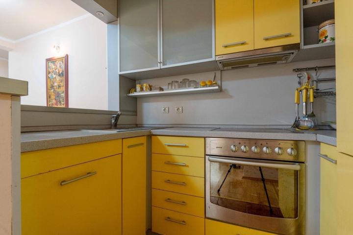 Two-bedroom apartment with a yard near Slovenska Plaza, 