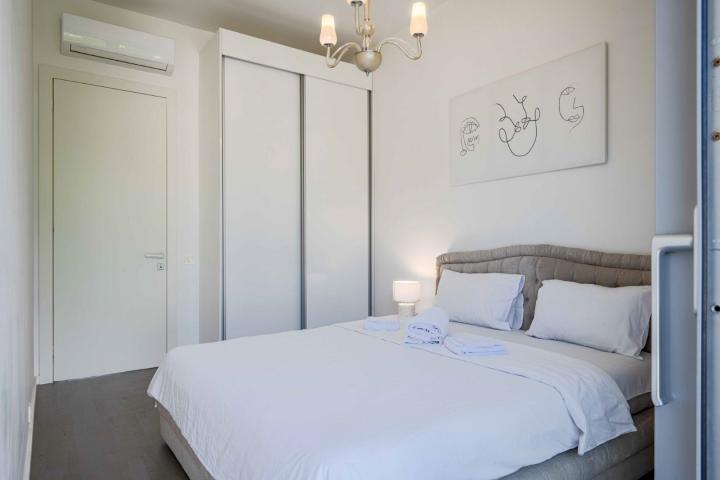 Two-bedroom penthouse with sea and mountain views, Becici