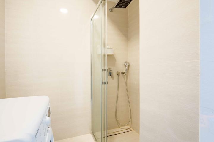 Two-bedroom penthouse with sea and mountain views, Becici