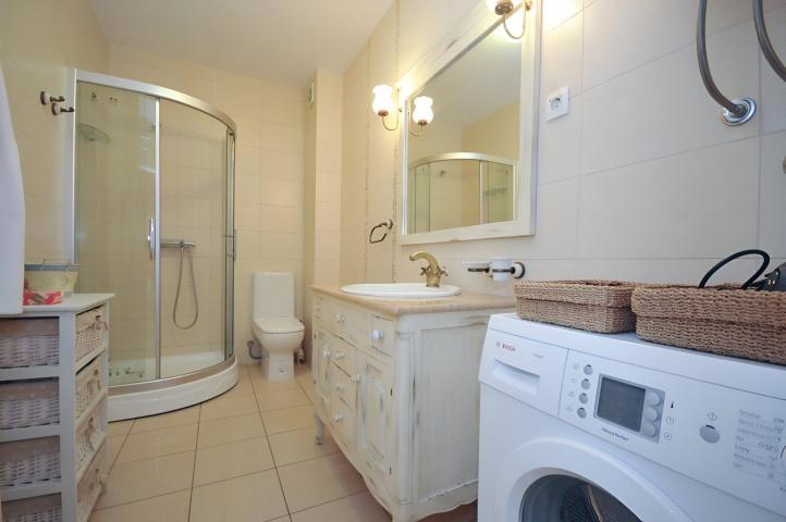 Two-bedroom apartment with parking near the sea, Budva