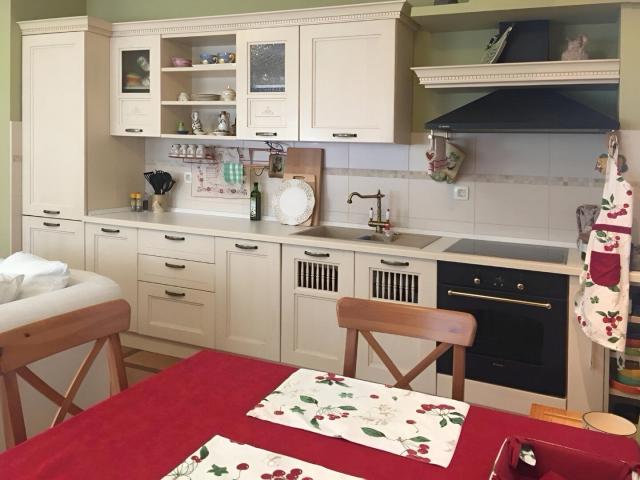 Two-bedroom apartment with parking near the sea, Budva