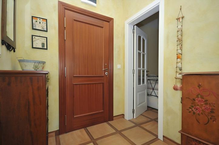 Two-bedroom apartment with parking near the sea, Budva