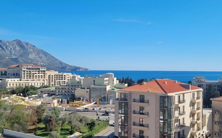 Apartments in an exclusive residential complex near the sea, 