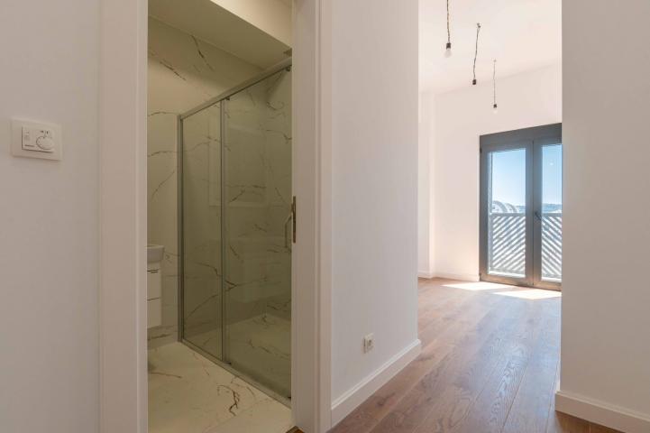 Three-bedroom penthouse with sea view, Bar