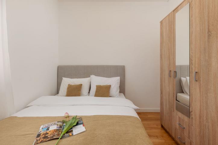 Three-room apartment with a panoramic view of the sea, Dobrota, 