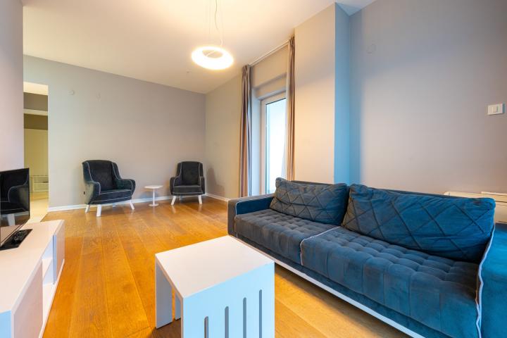 Furnished two-room apartment with sea view, Tre Canne