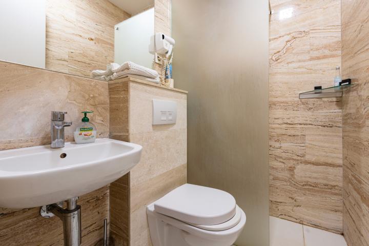 Furnished two-room apartment with sea view, Tre Canne