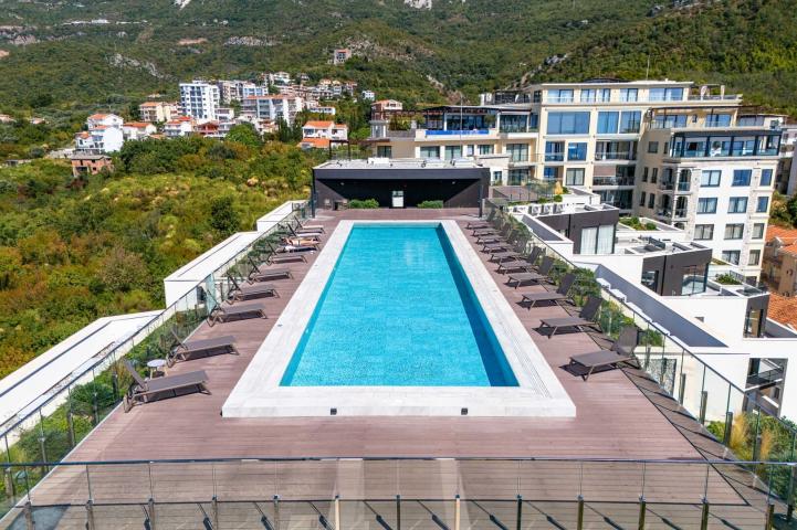 One-bedroom apartment with sea and mountain views, Becici, 