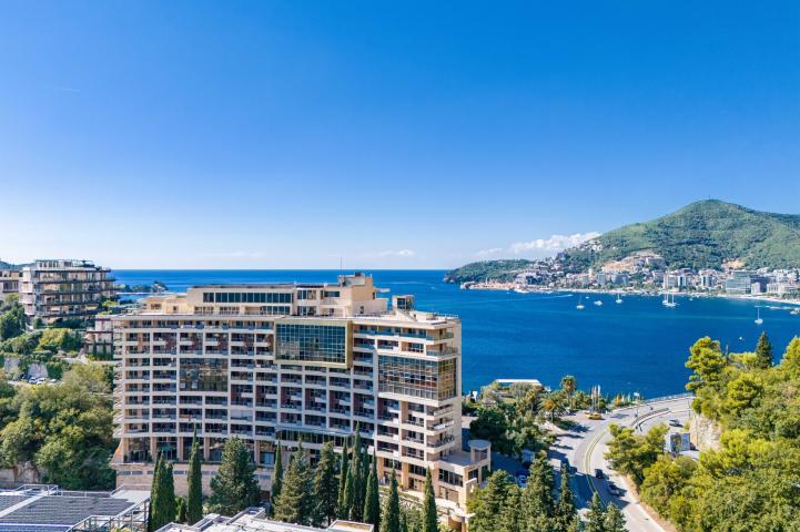 Furnished one-bedroom apartment with sea view, Becici, 