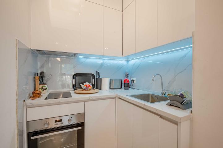 Furnished one-bedroom apartment with sea view, Becici, 