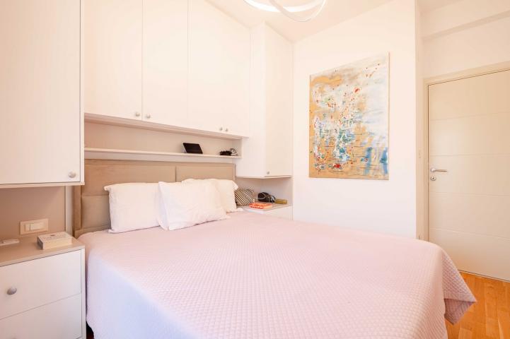 Furnished one-bedroom apartment with sea view, Becici, 